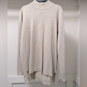 Women’s cream mockneck zipper back tunic sweater, size small